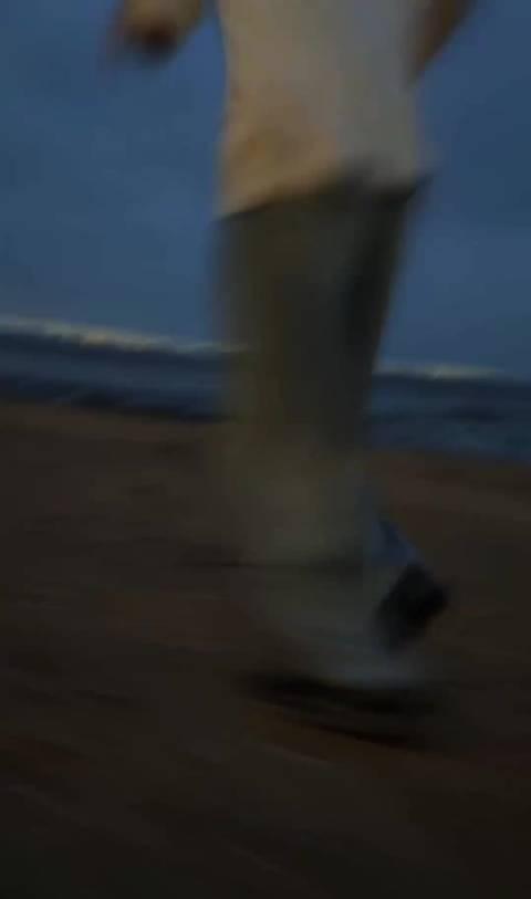 刷视频刷到郭品超，他咋不会老的[流鼻血][流鼻血][流鼻血]还是那么帅[捂嘴哭]