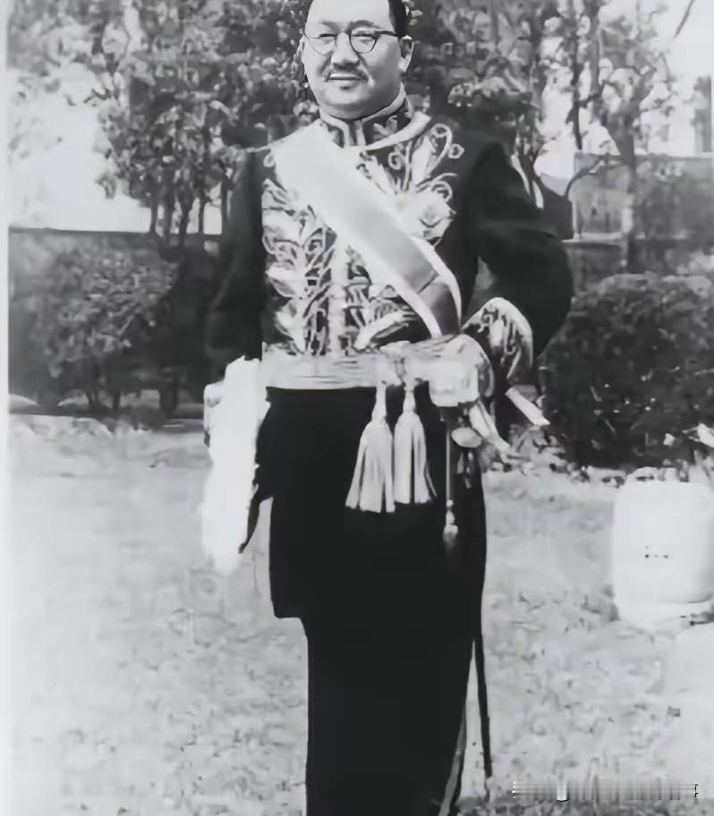 1967年8月16日，88岁的孔祥熙奄奄一息，临终前，他看着3岁的孙子，绝望地说