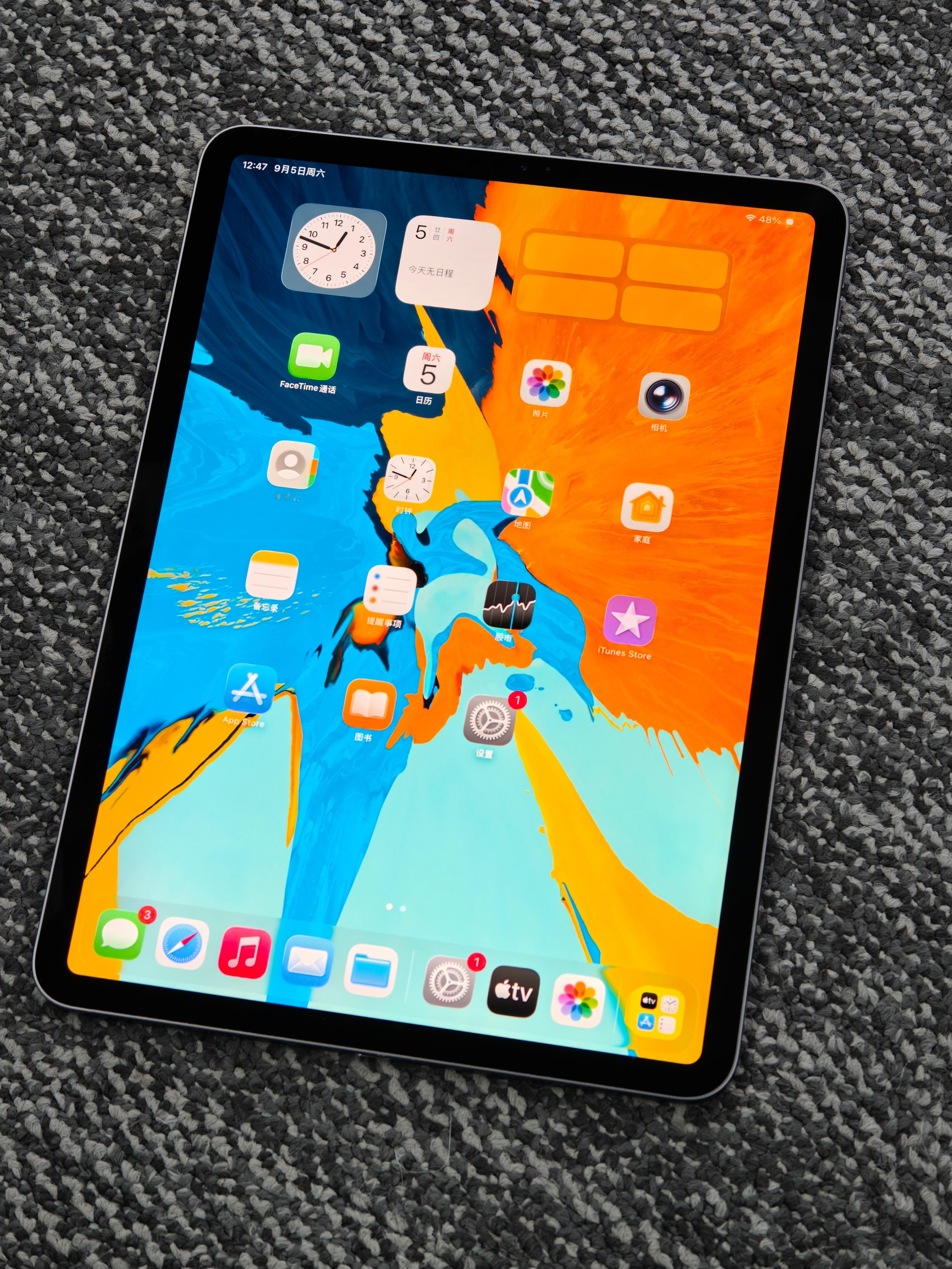 给初代全面屏iPad Pro升级了iPadOS 26，八年前的机器运行最新的系统