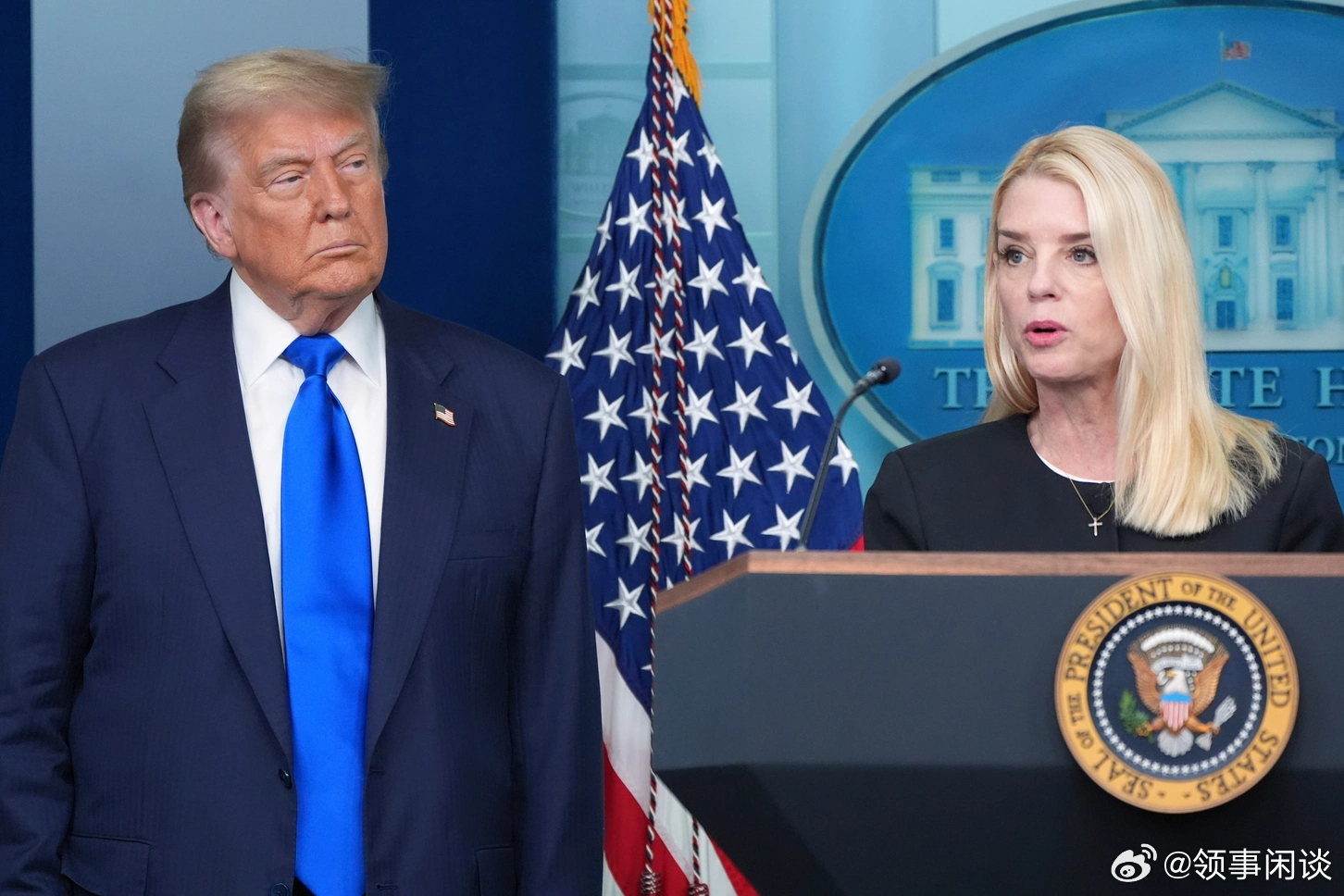 【美国被解职司法部长邦迪未能通过特朗普的忠诚度测试】（政治报）帕姆·邦迪几乎做到