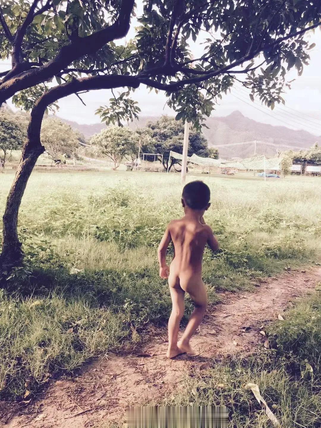 1994年，湖北。乡下孩子，是不是有你的影子。 ​​​