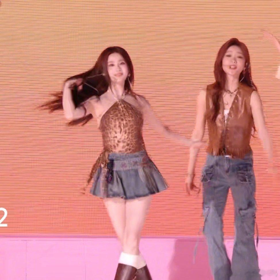 浪姐二公直播 张慧雯这个亮相真的甜炸了！！！！