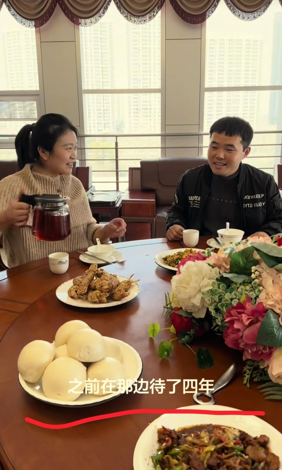 看到顺子只带着他儿子回中国，我忍了
看到他回国之后马上开始首播带货，我也忍了
可