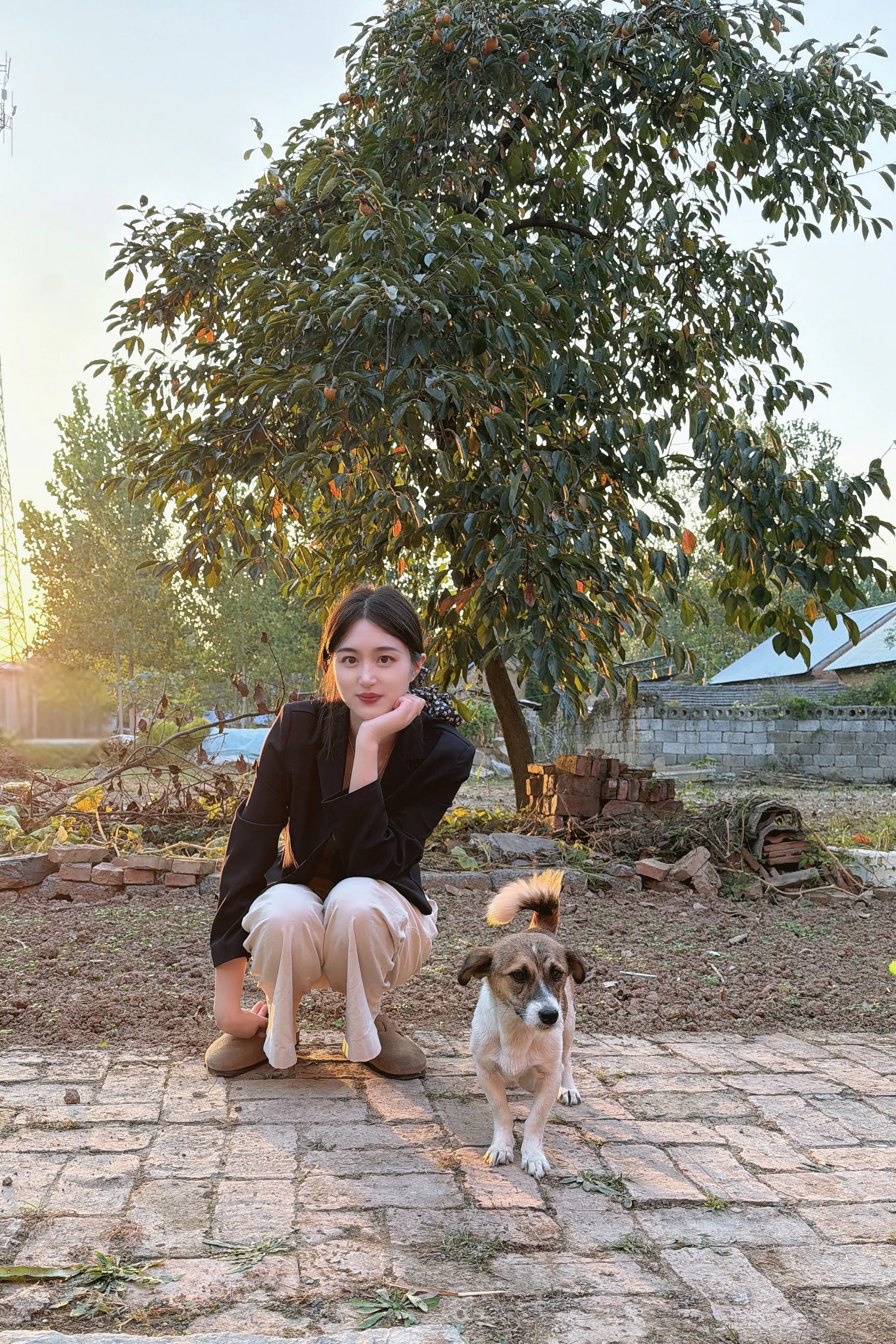 小时候，总盼着长大，以为长大了就可以自由自在，后来才发现自由自在永远留...