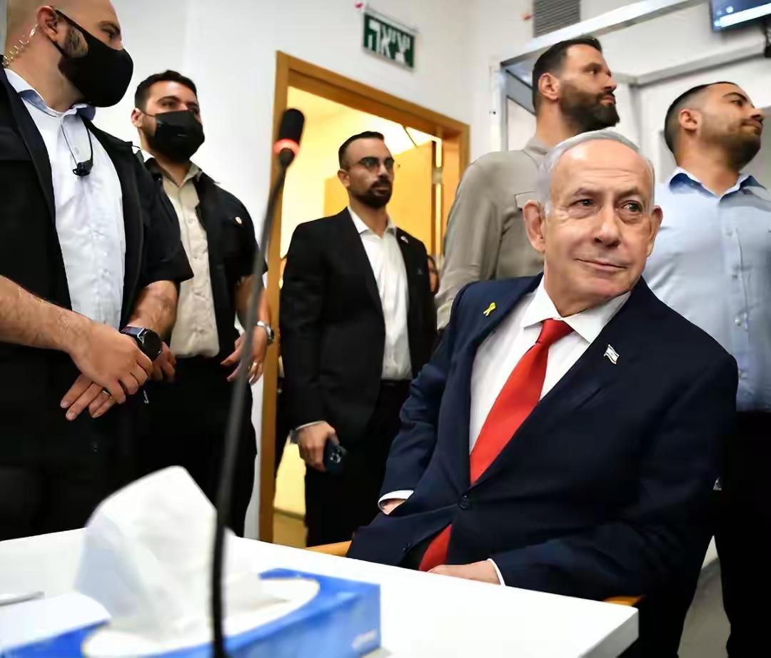 中东局势又乱套了！4月12日，美国和伊朗在巴基斯坦谈得正欢，以军却突然不宣而战，