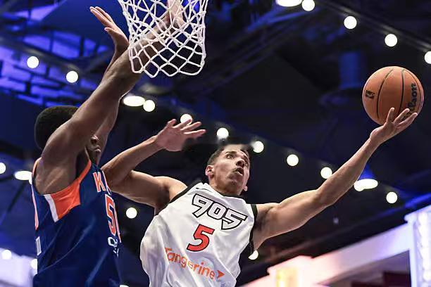 猛龙裁掉了不久前刚刚签下的后场球员泰瑞克-基（Tyrese Key）。基在4月6