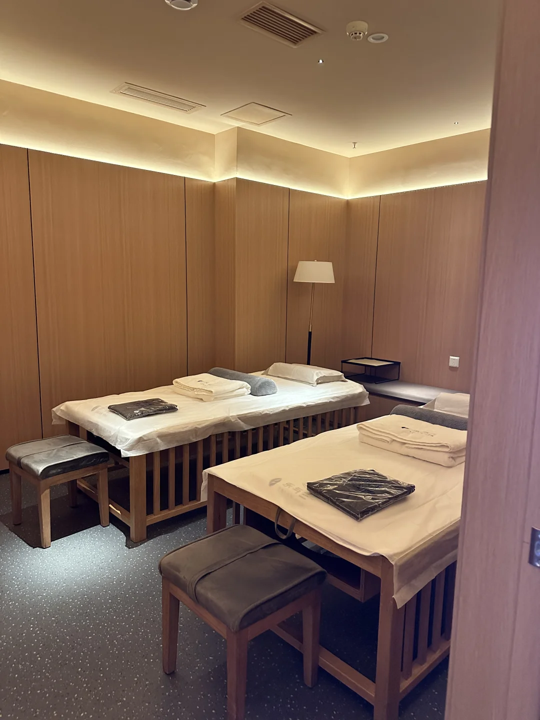 💆‍♀️ 放松身身体，来一场精油 SPA 💆‍♀️