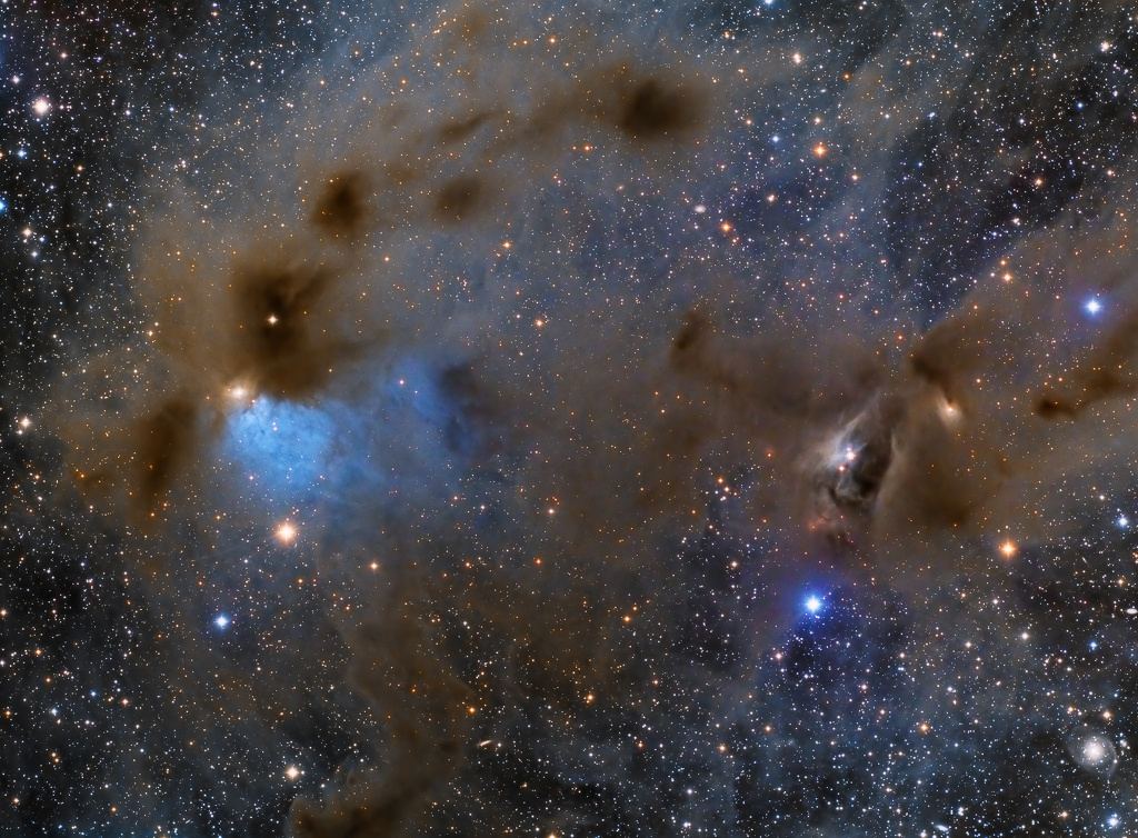 #每天一天文图# 金牛座的年轻恒星与尘埃云 ​​​