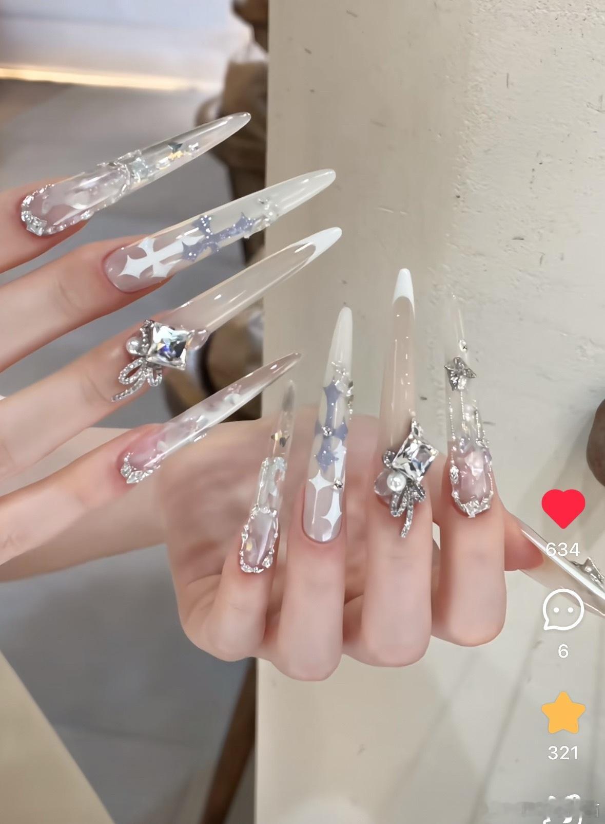 其实还没考完还有两科但是已经看好美甲了（）克罗心我来了！！！紫色太有韵味了