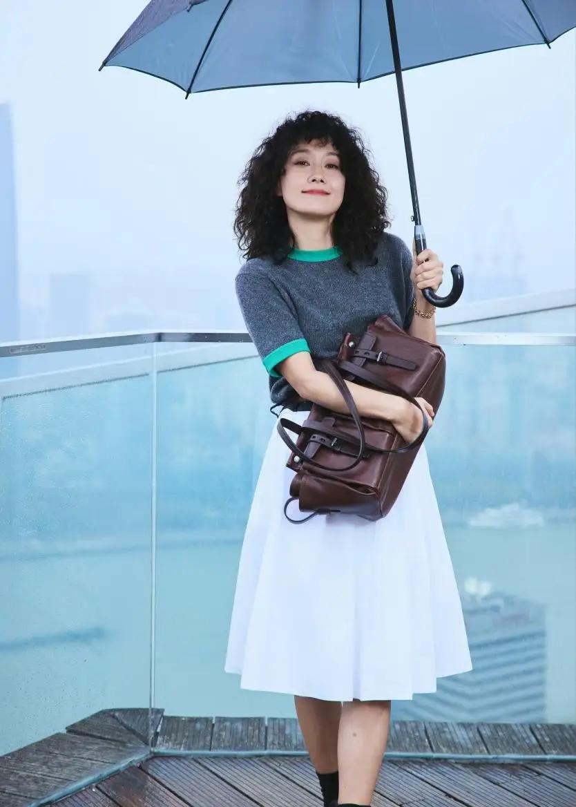 羊毛卷还是不要轻易尝试，马伊琍都拿捏不住。