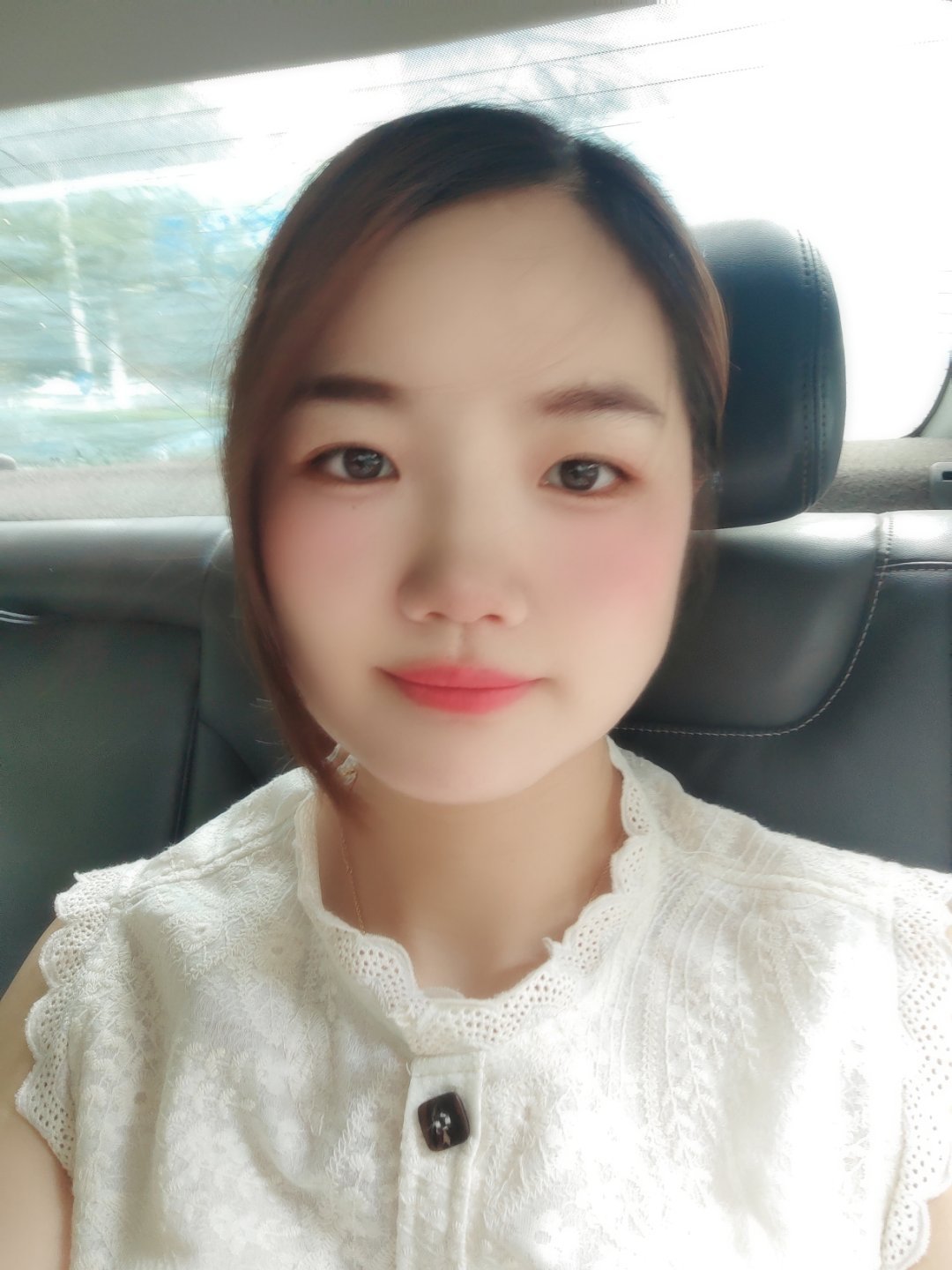 今天出门只画了半边眉毛