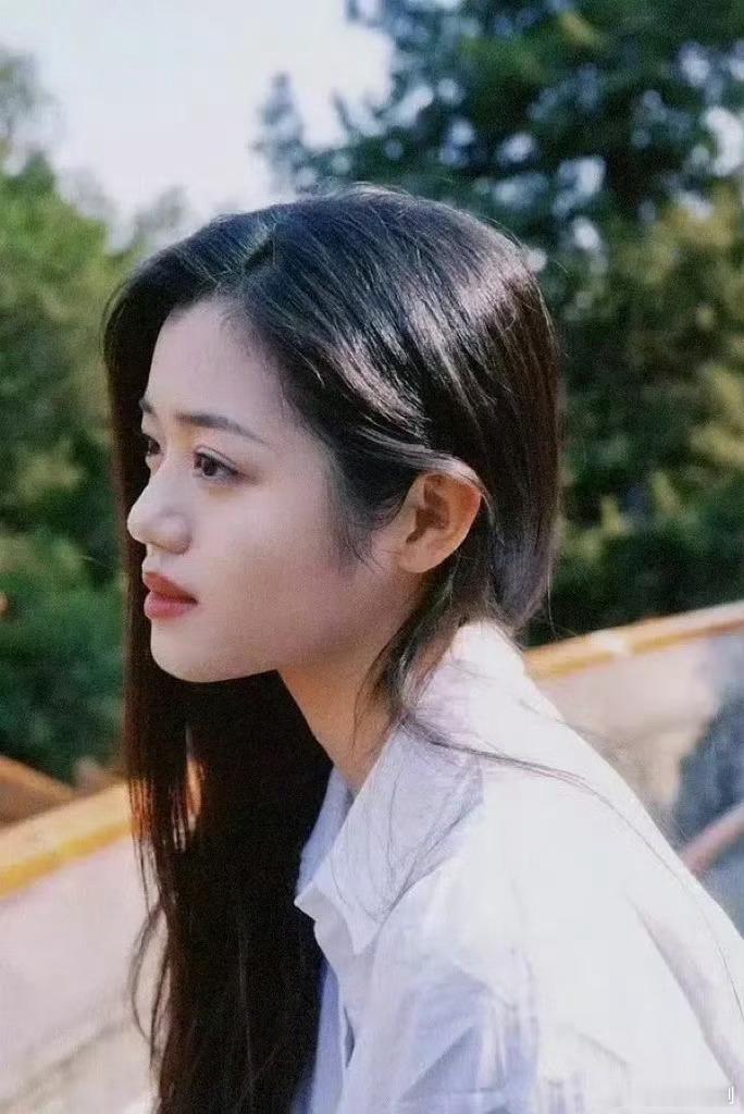 于正的审美怎么越来越不如从前了？今天的演员侧脸颜值也太虐了 ​​​