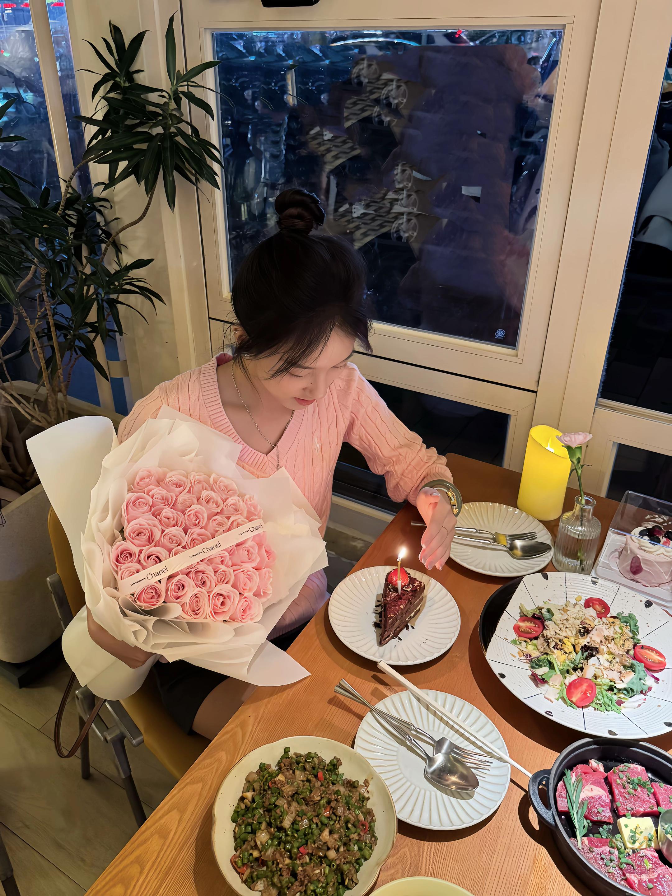 25岁 健康自由 充满希望 祝我自己生日快乐，心想事成🎂