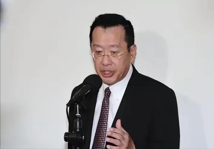 台军出大事了！1月8日，一架F-16V战机坠海，飞行员失联。

台“国防部”部长