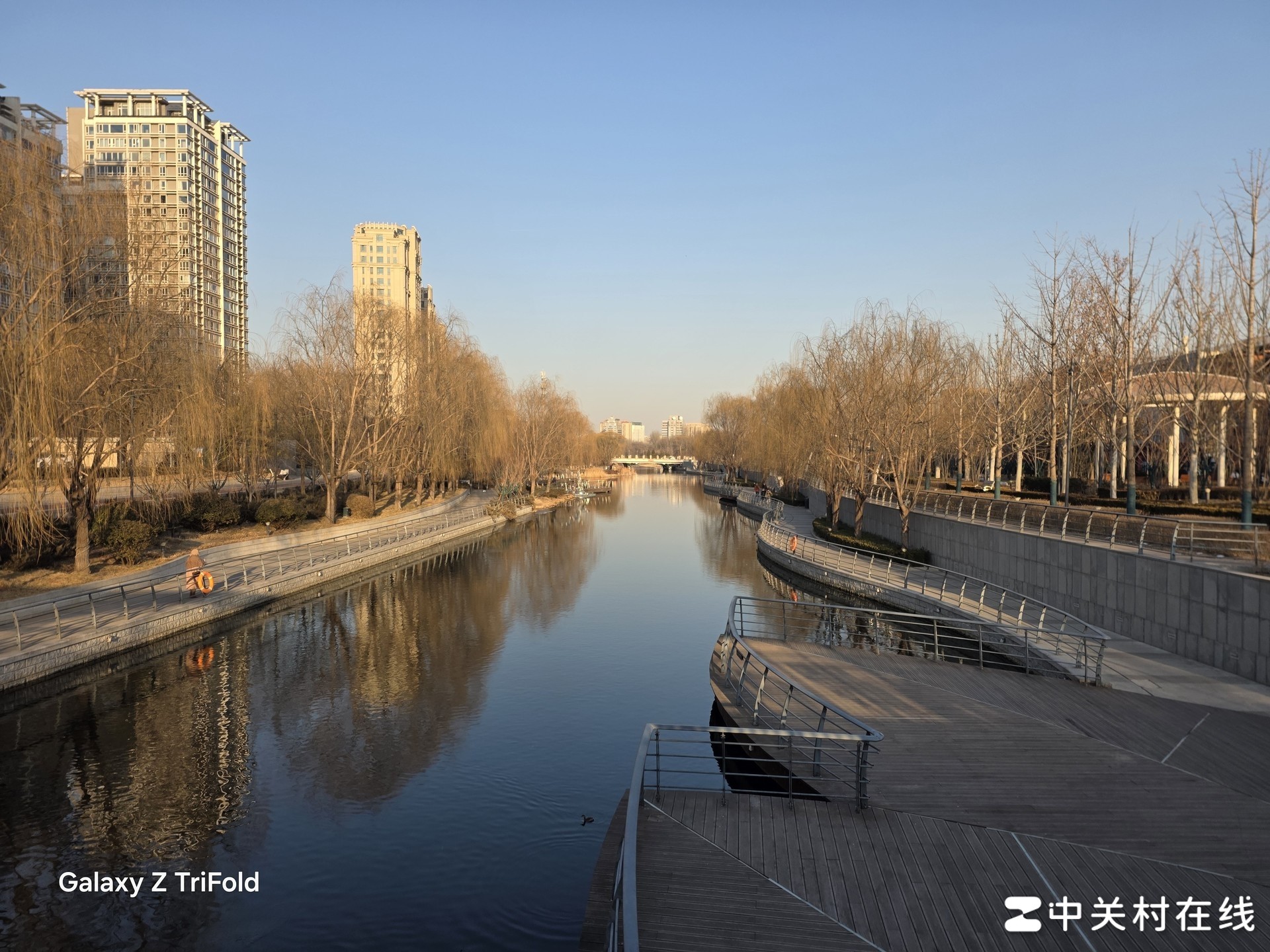 三星 Galaxy Z TriFold 評測：三折疊的新路線，生產力的再飛躍