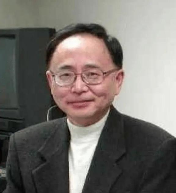 烈士江姐儿子定居美国，记者问他为何不回国？他的回答很现实
江姐儿子彭云留学后定居