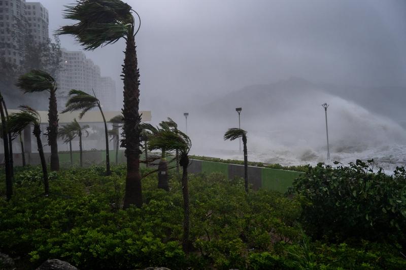 今天是2025年9月25日，台风“桦加沙”再次登陆广西北海，带来强风暴雨，北海市