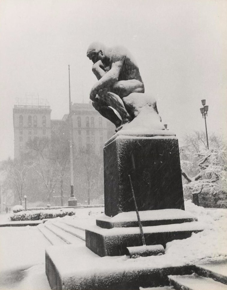 “沉思者”最初是表现但丁的（“地狱门”的中心人物），后来独立出来了  Rodin