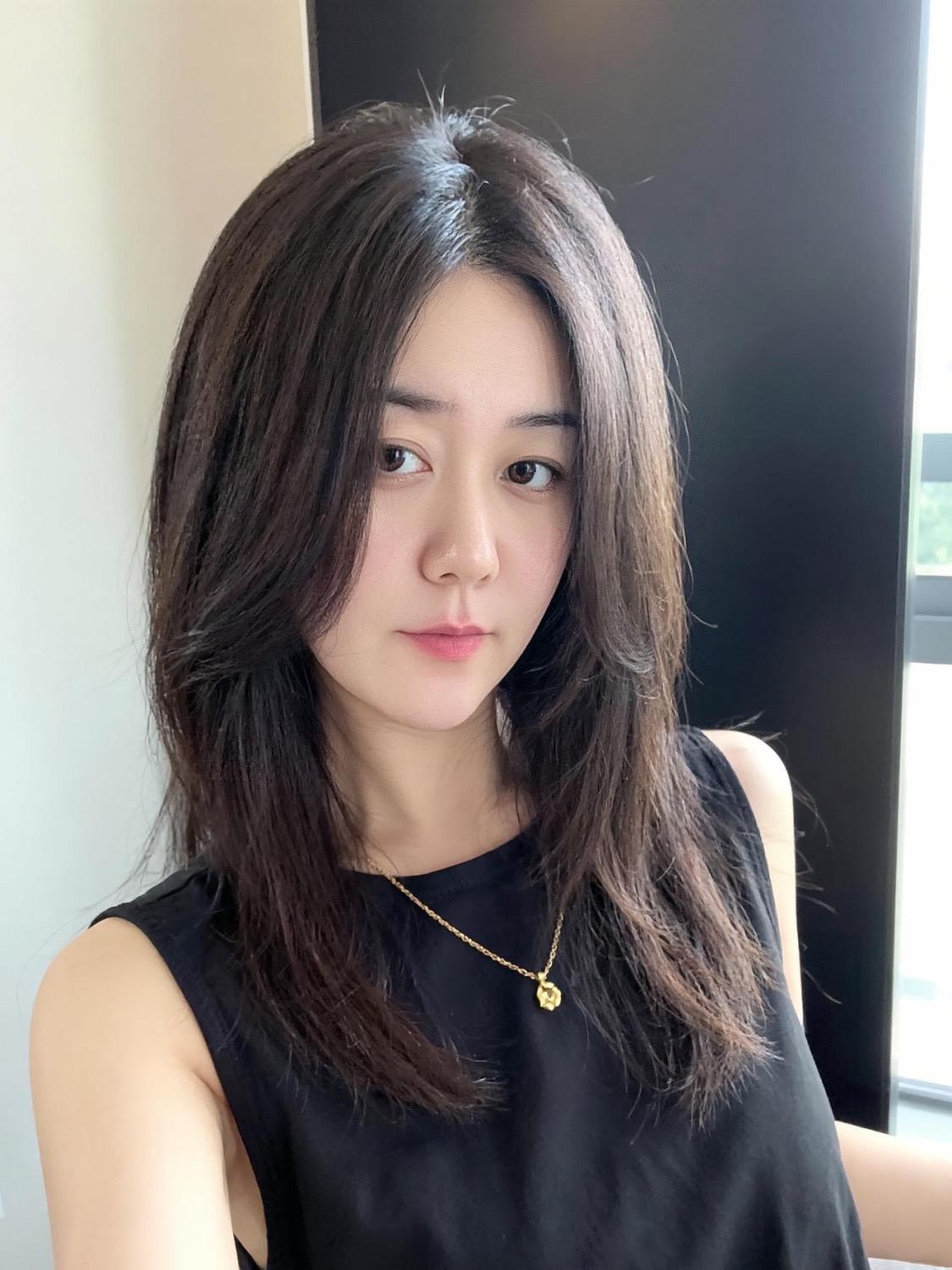 简约纯欲发型 ootd穿搭