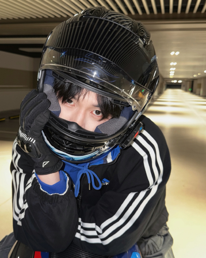 何与你帅机车服完全老公 