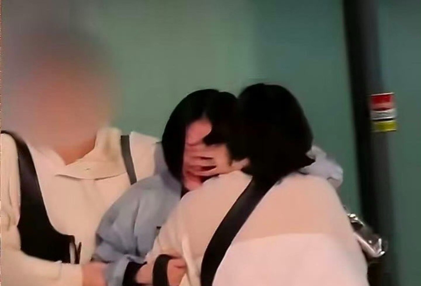 小S精神状态不是特别好小S精神状态小S街头大哭，精神状态不好 