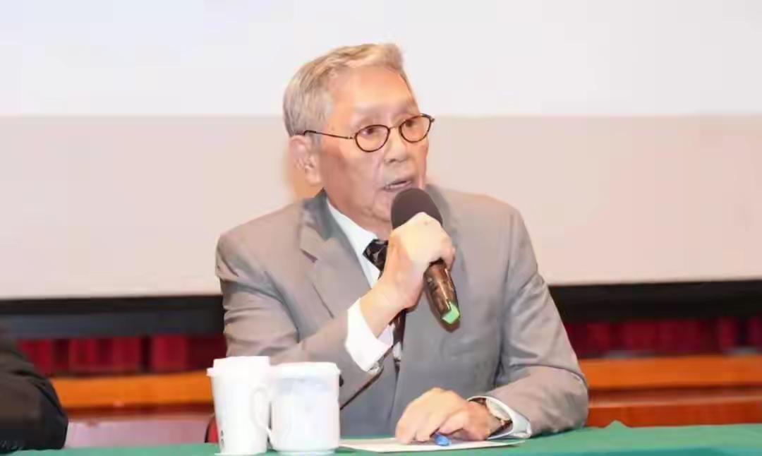 83岁台退役将领帅化民公开发声，直指台湾当下的困局根源在于民进党政策，并非外部施