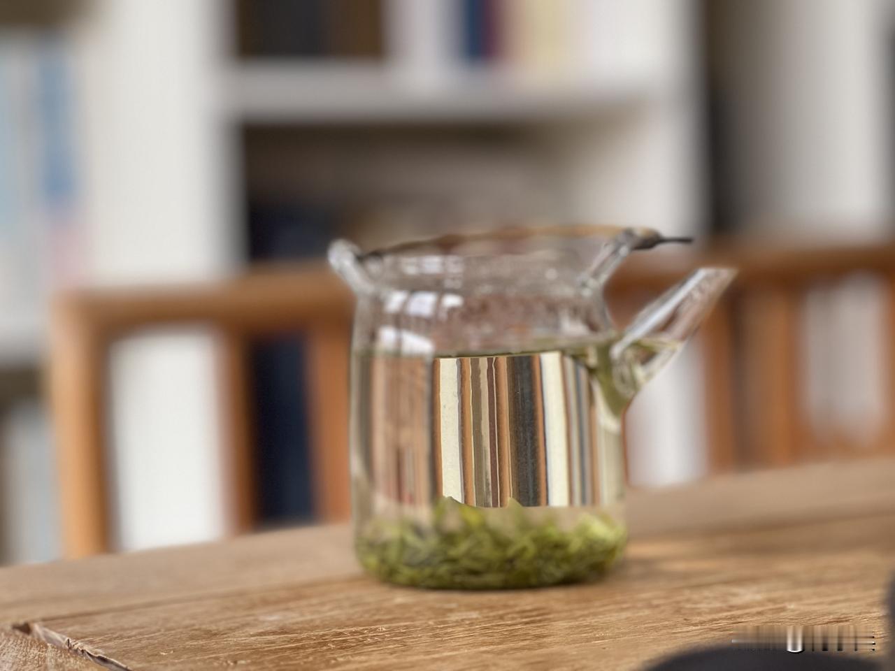 新茶初沸吞春色，一口甜润入江南。为什么春茶这么大魅力?