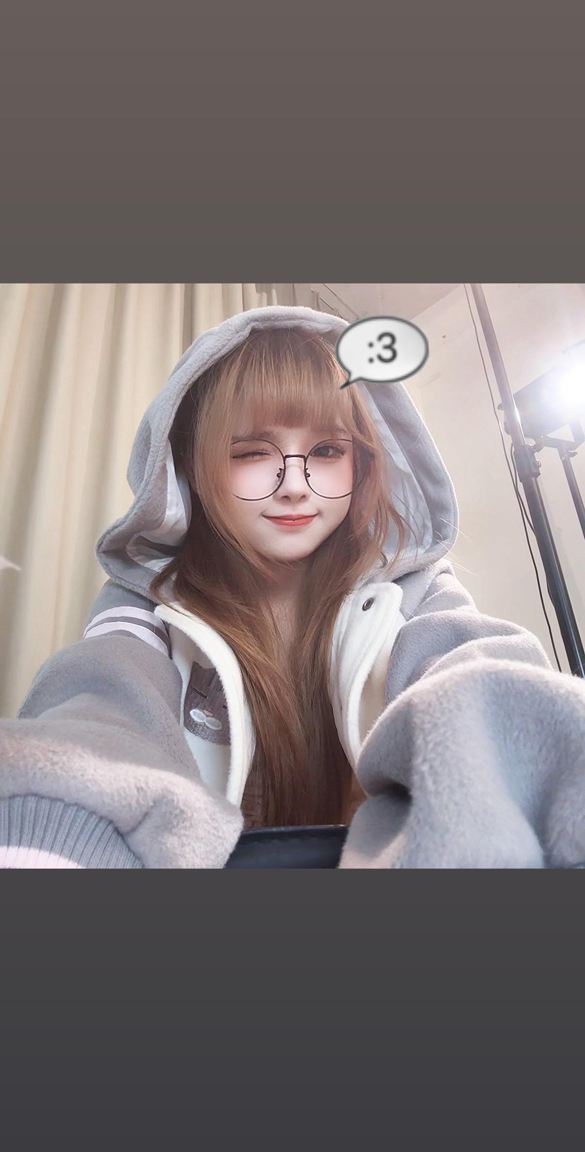 宝宝你太粘人了我要把你放角落粘老鼠