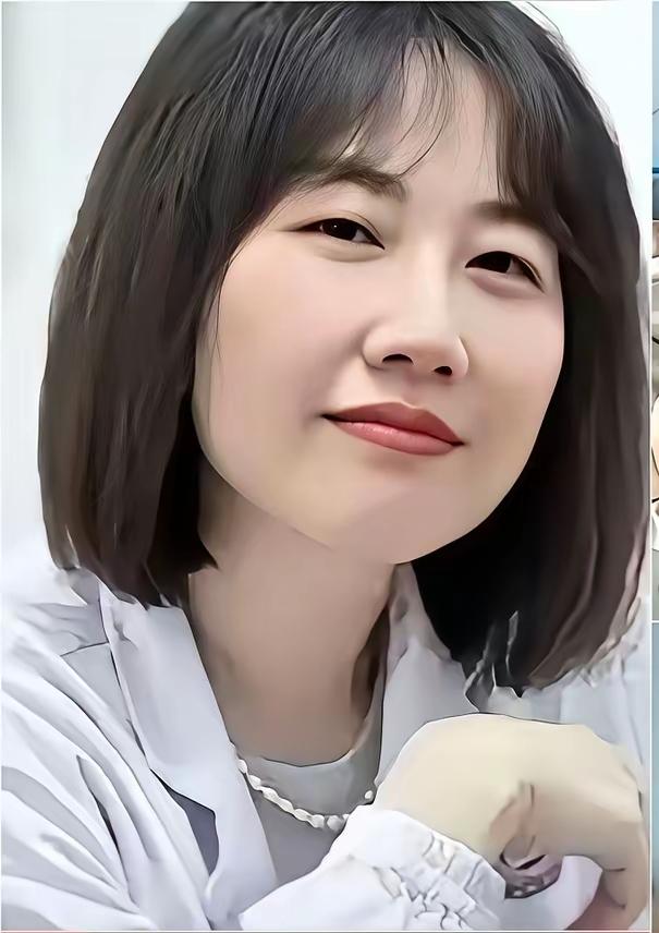 曾医生太亏了，

全程都是自己主动，忙前忙后的，副院长像个大爷一样坐在那里享受。