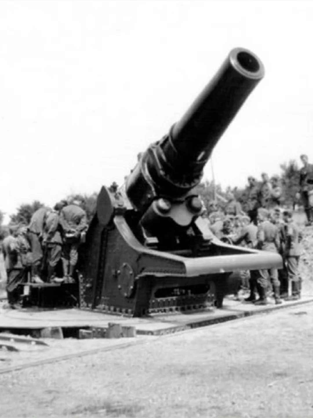 德国，1940年，斯柯达420mm M1917型攻城臼炮