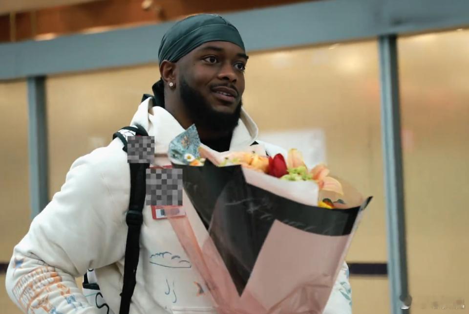 是的，属于辽篮球迷的“双十一”快递可以查收了！外援四重惊喜，下周陆续抵达！据哈秋