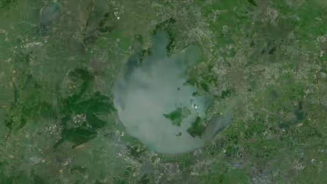 太湖才1.9米深，
姚明站进去都能直接走过去？
这湖为啥两千年了还没消失？  