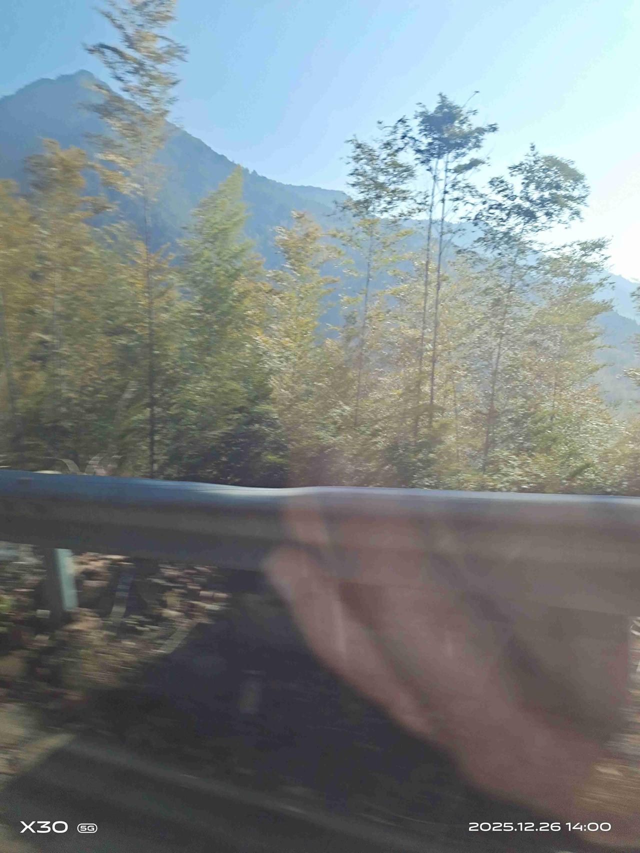 我的今日状态：😁轻松愉快
我这里的天气：☀️晴天