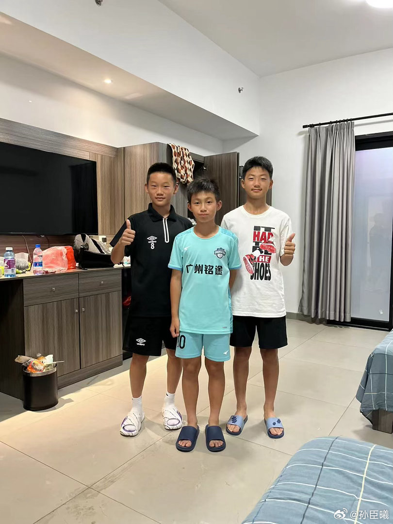 一下子，希望以后经常能在赛场上相遇.. 