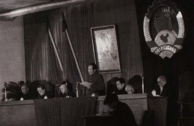 为啥大国小国总敢欺负中国？根本不是国力弱到任人宰割，而是毛主席说透的一句话，整个