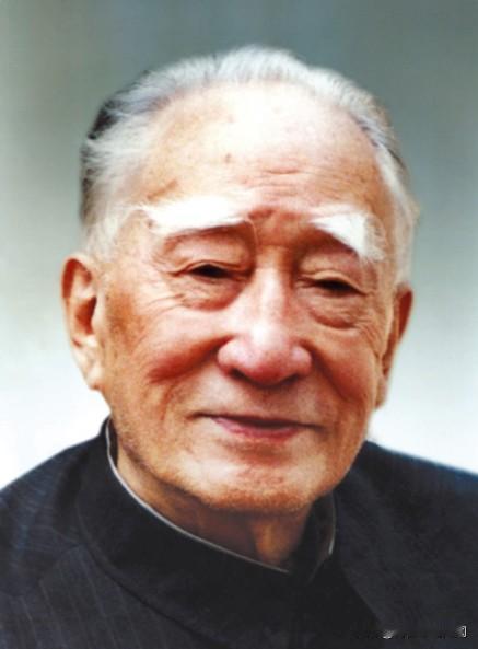 他是新中国首任财政部部长。1908年出生，山西定襄人，1925年，加入中国共产党