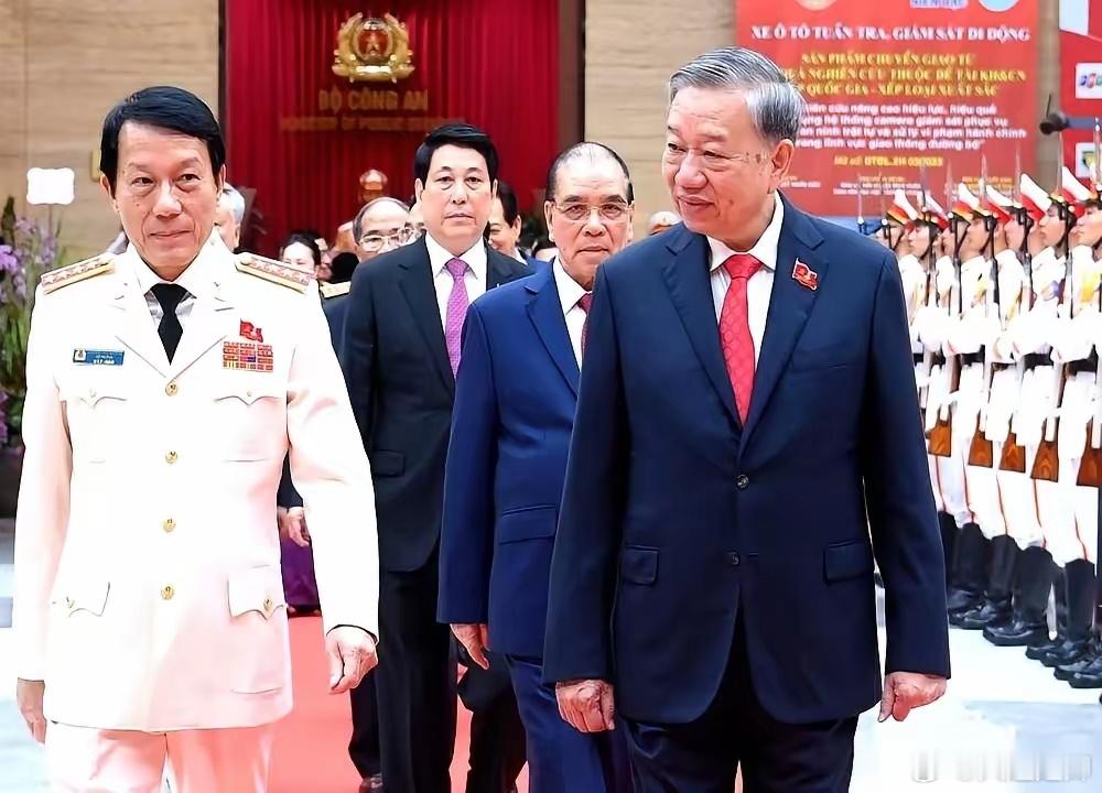 越南公安系统的政治影响力非常大，公安党委开党代会，部长梁三光出尽风头。 ​​​