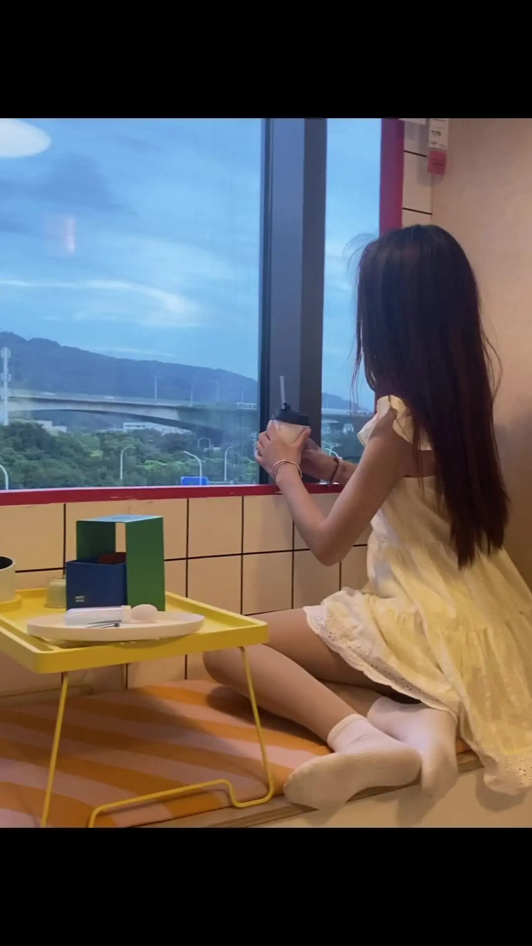 我看着你背影 想开口