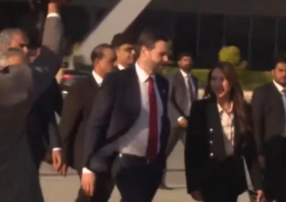 谈崩了！万斯并非无功而返！特朗普失去一张关键性“王炸”

谈了21个小时，美国和