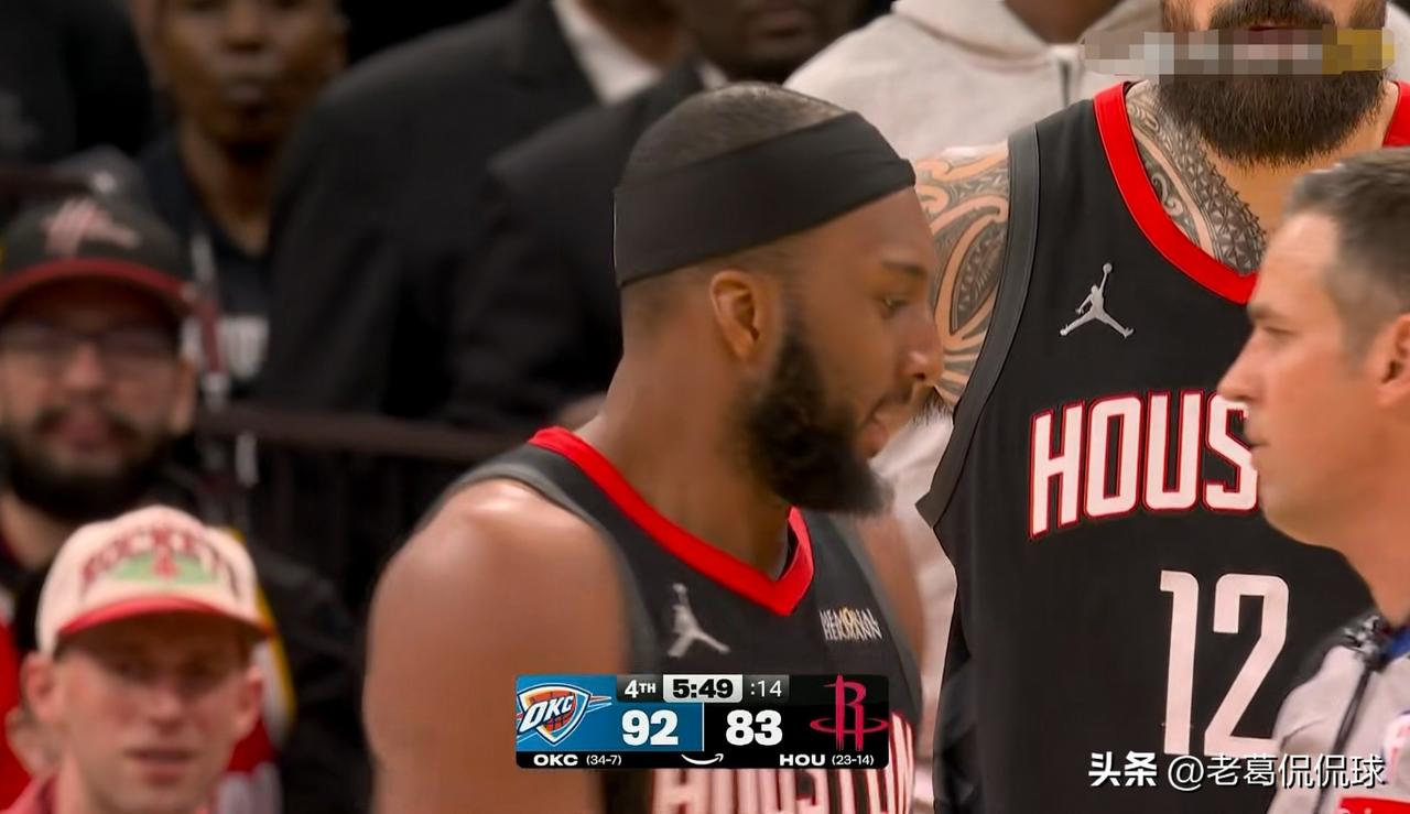 我必须要好好夸夸火箭悍将奥科吉的拼劲！虽然今天火箭在主场以91：111惨败于雷霆