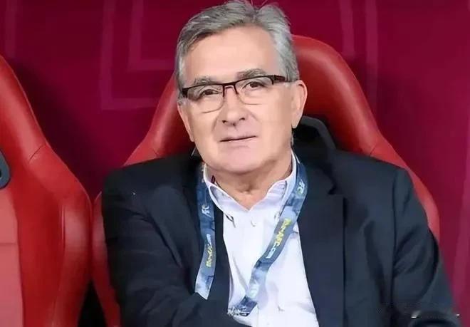 国足踢泰国，武磊遭停赛可惜，但他也并非不可或缺，毕竟泰国不是新加坡之流能比的，他