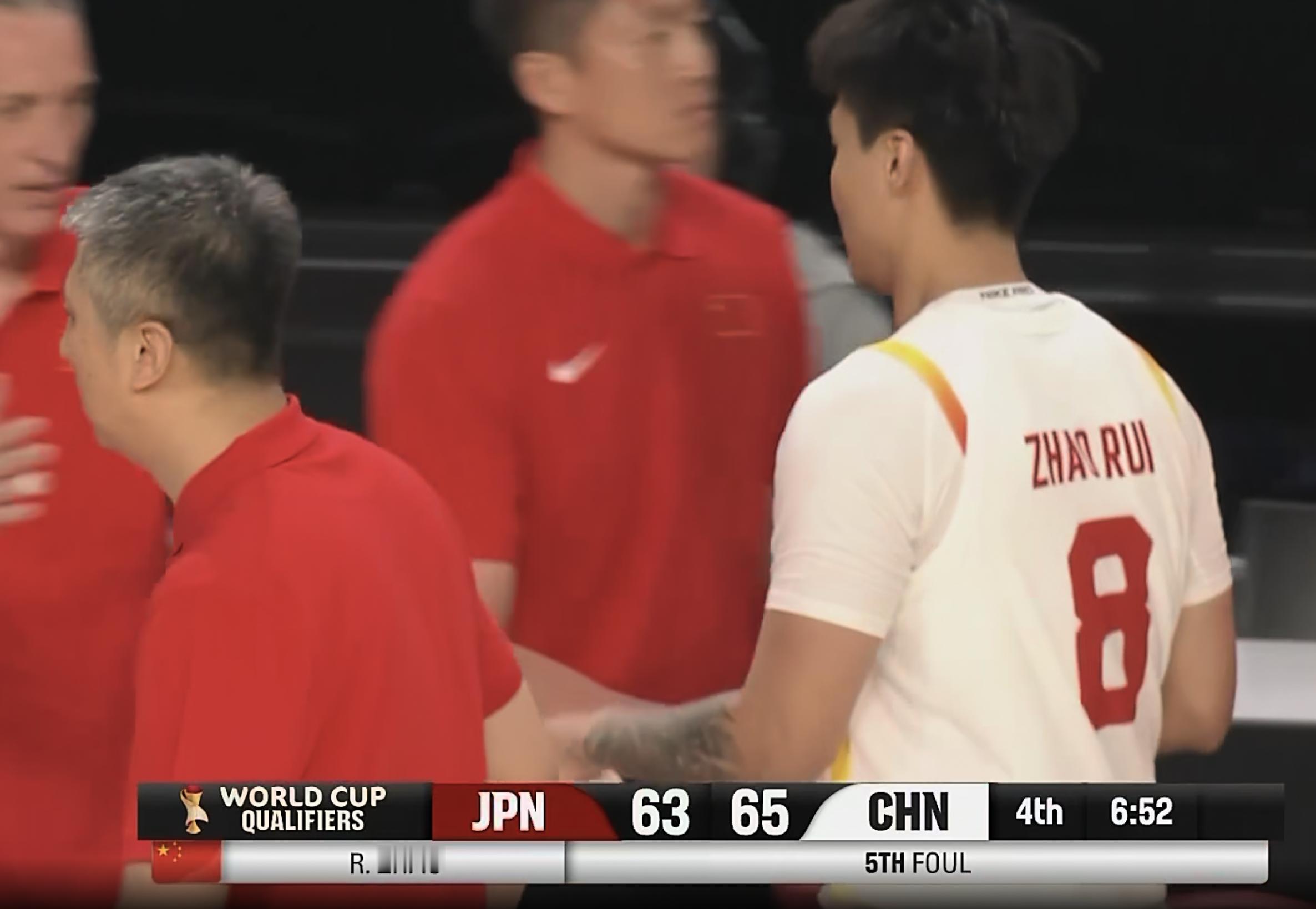 中国男篮vs日本男篮  赵继伟对飚富永启生 中国男篮领先进入第四节 小日子这主场