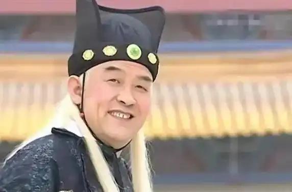 魏忠贤曾经权倾朝野，势力根深蒂固，为何崇祯很轻松就办掉了他？

魏忠贤在天启皇帝