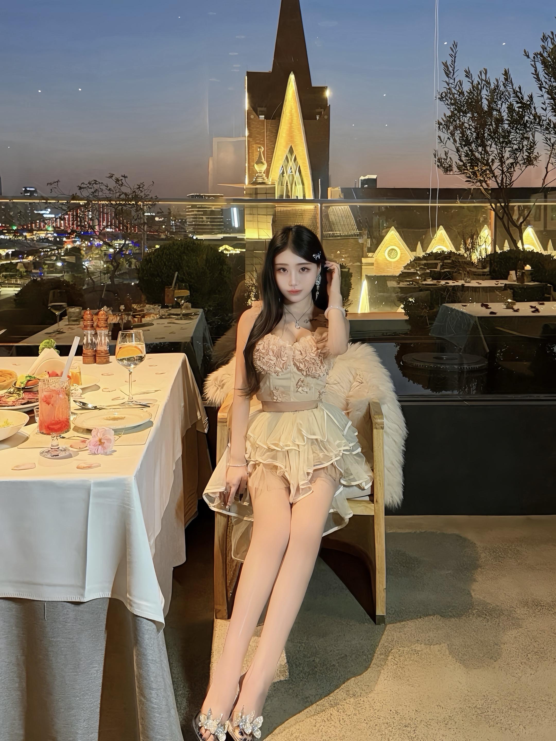 “我家境也殷实啊 你爱她还是爱我” “不方便 我的爱人在生理期我要照顾她”