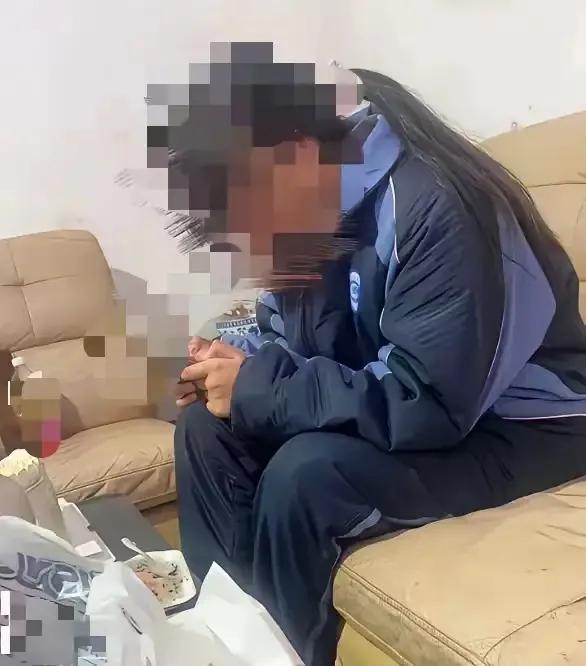 破防了！湖南，一女子不幸得宫颈癌去世，临终前，她将唯一的女儿托付给了闺蜜，还说闺