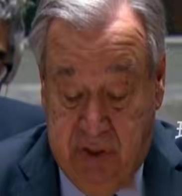 我勒个去！这事儿直接给我惊掉下巴！快77岁的联合国秘书长古特雷斯，竟然在安理会当