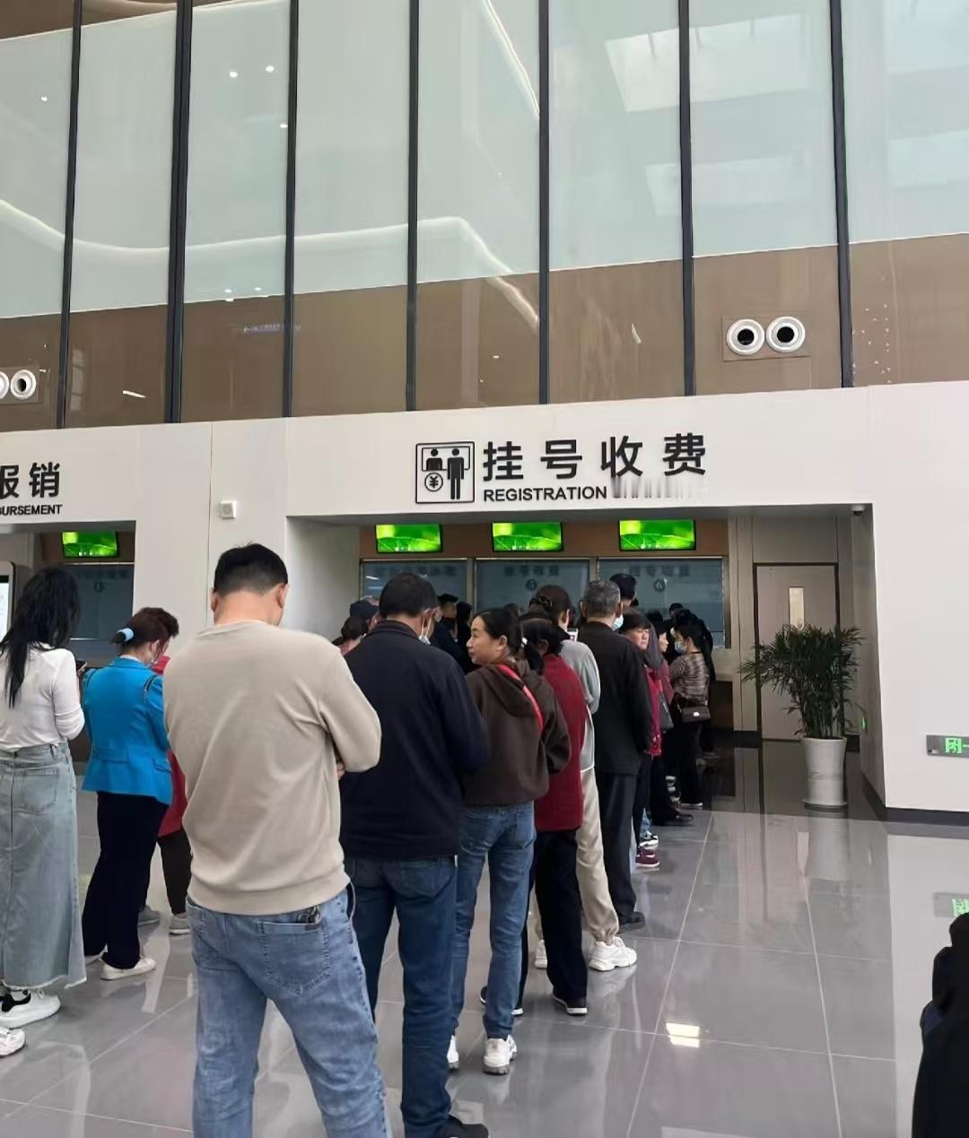 AI医生的含金量有多高 小荷AI医生太懂日常刚需！小痛小痒不用跑医院，拍照上传秒