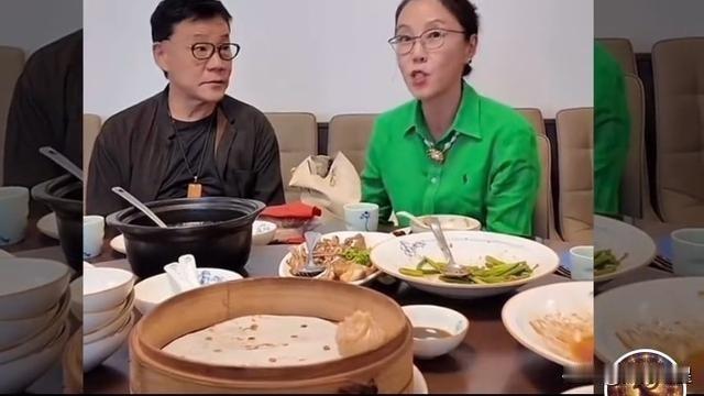 “你既然这么爱你的白月光，当当初你为什么和你的前妻结婚，你这不是骗婚吗？”这一质