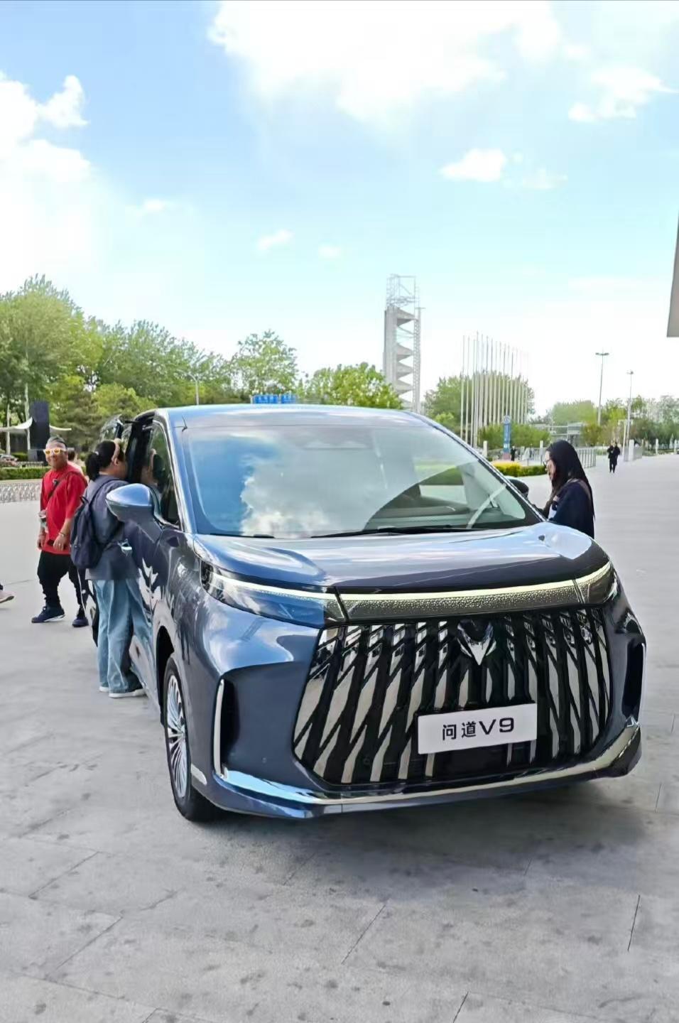 21.99万起极狐问道V9预售极狐问道V9正式预售，21.99万起的价格直接刷新