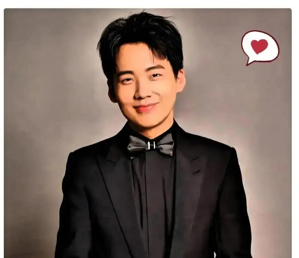 20亿次播放，算盘卖空
 
这数字把换角传闻直接拍死。郭麒麟演范思辙，观众笑完顺